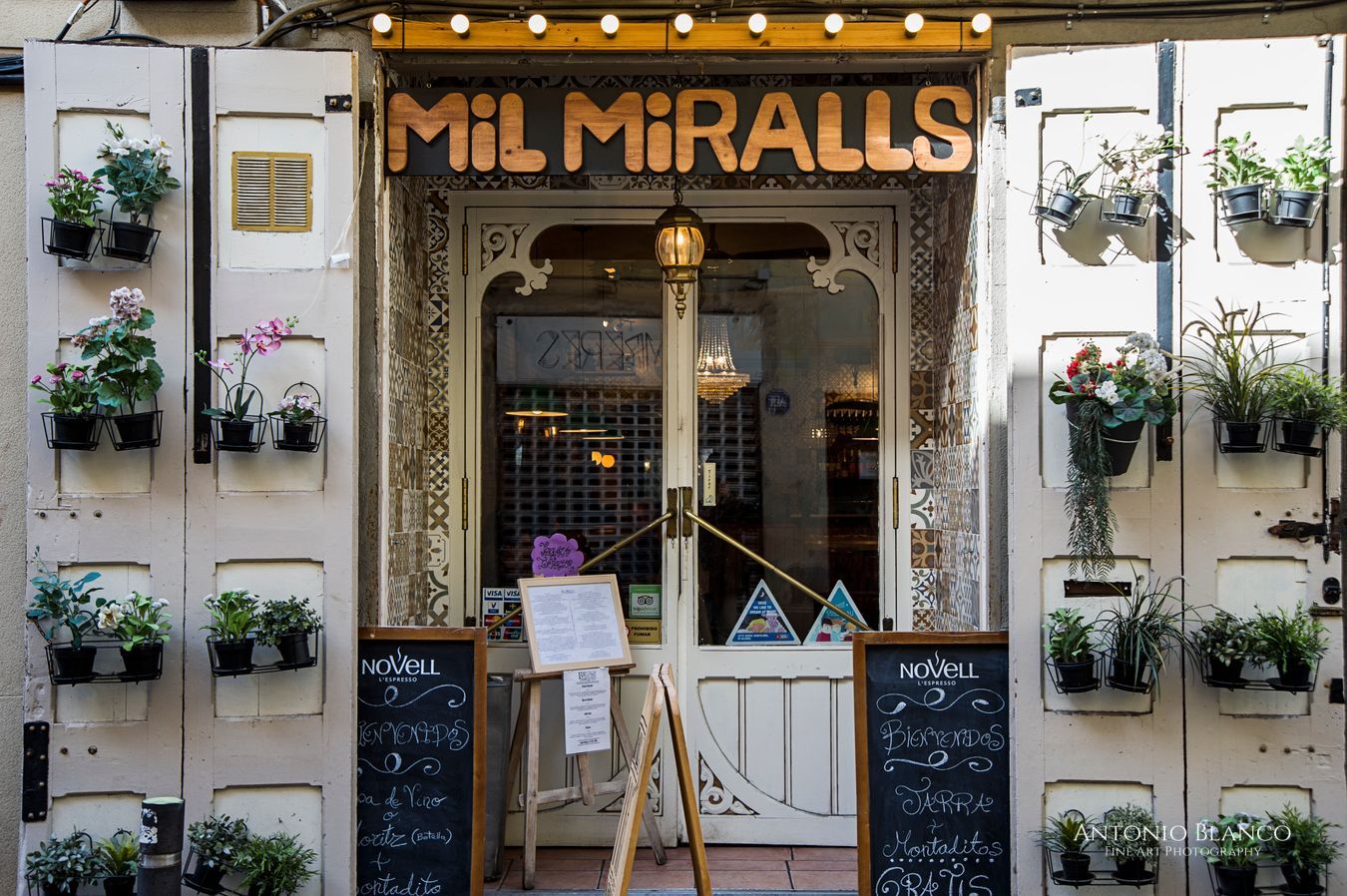 Carrer de la Perla_Mil Miralls