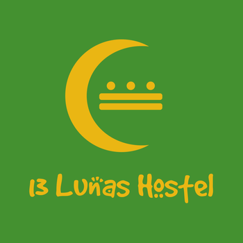 13 Lunas Hostel