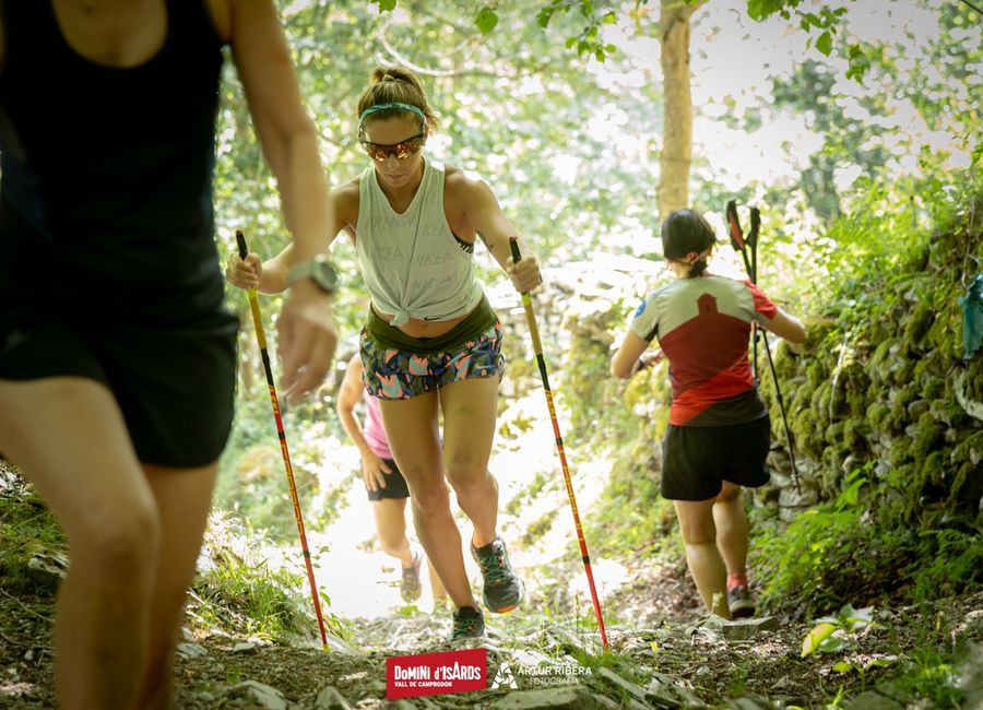 D'omini d'isards: Training Camp, Córrer en femení