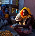 vendedora de amenduin, mercado de andalane- Isla de Mozambique