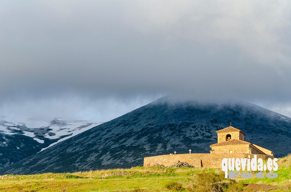 La Cueva. Iglesia