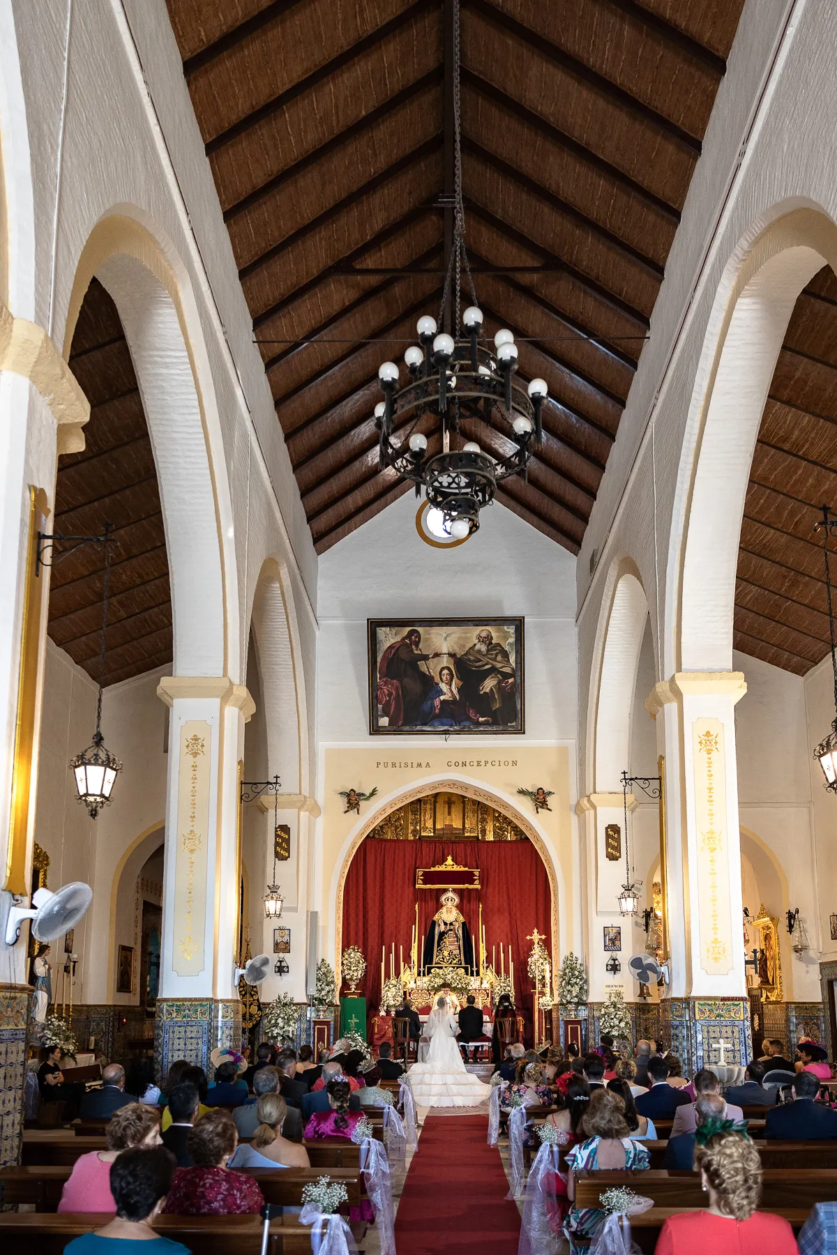 Interior de la Iglesia Purísima Concepción, Gerena. Momentos de la ceremonia. 