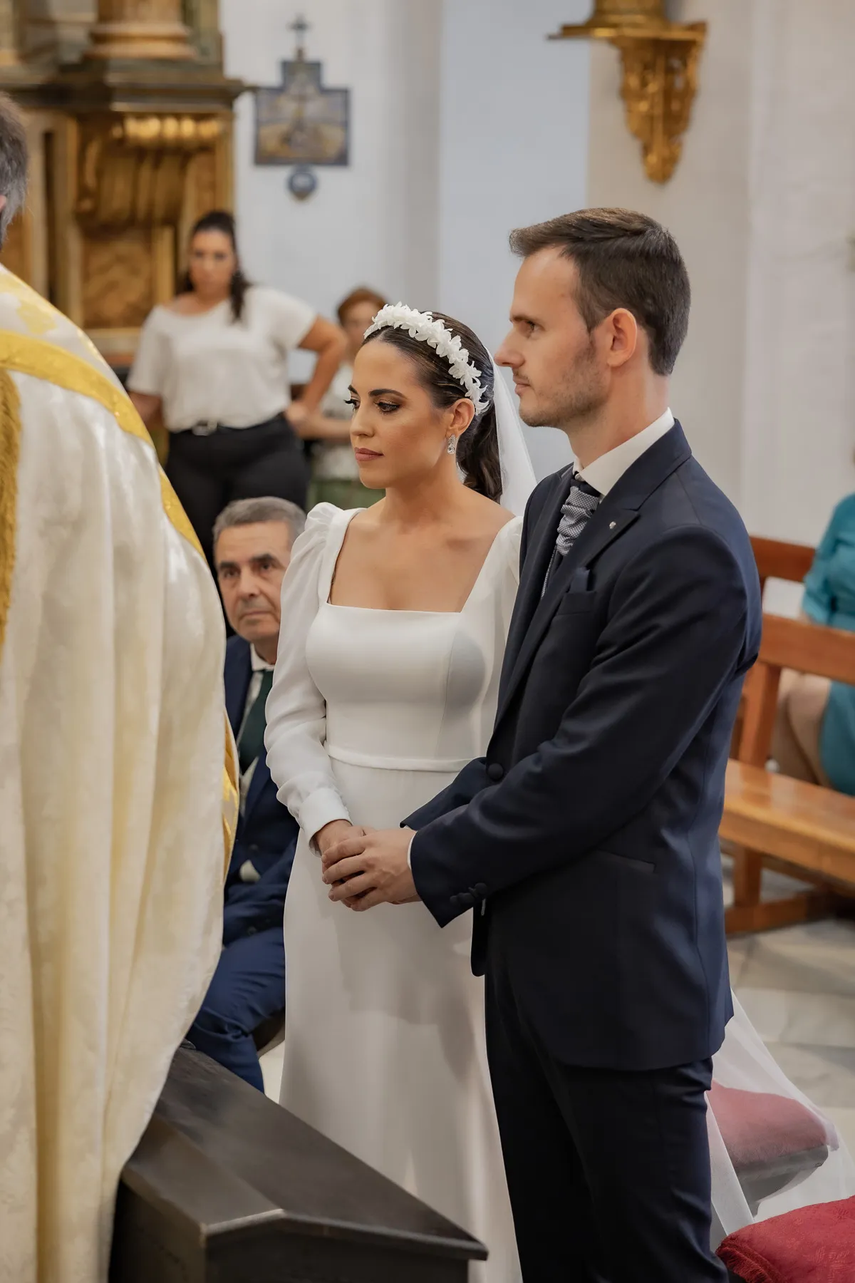 Preciosa Boda de Otoño en Villaverde del Río: El Evento de Rosario y Jesús. Momentos de la cermonia en la Parroquia de la Purísima Concepción   la ceremonia 