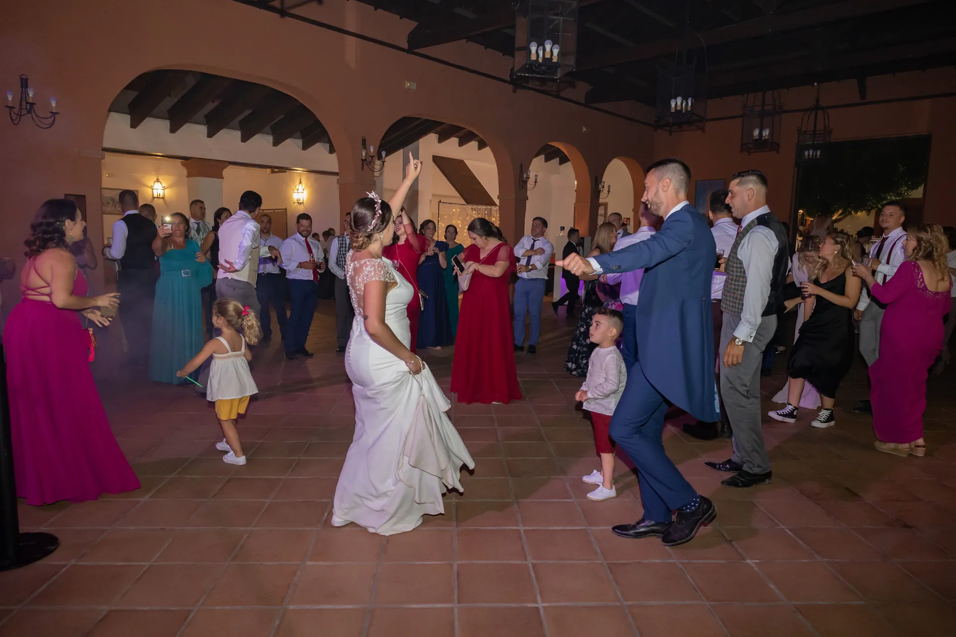 La fiesta. Reportaje de boda en Sevilla | Sandra & Dani. Foto Alba © 2021