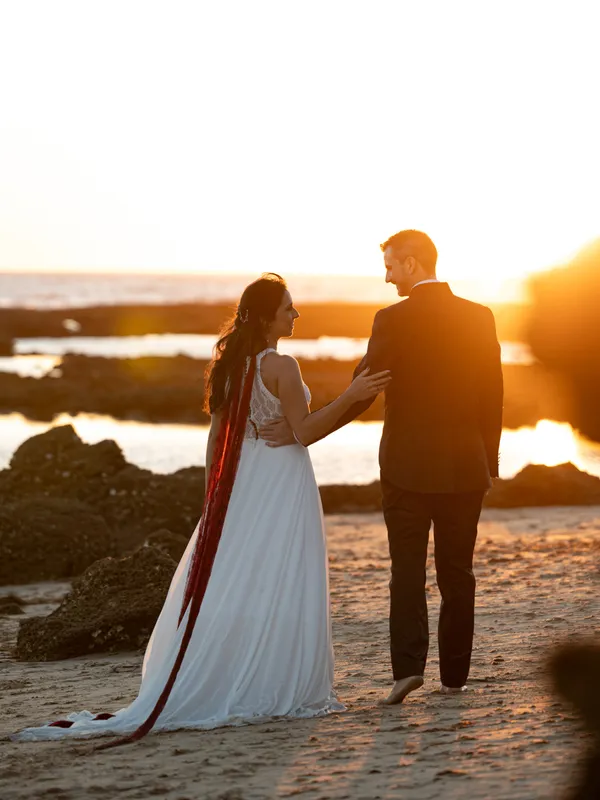 Sesión de fotos post boda en la Playa La Muralla. Estefanía y Antonio Agosto 2023