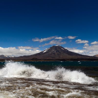 Volcán Maipo en la Laguna del diamante, Argentina