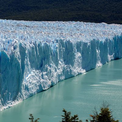 el imponente glaciar Perito Moreno en el parque nacional Los Glaciares, Aregentina