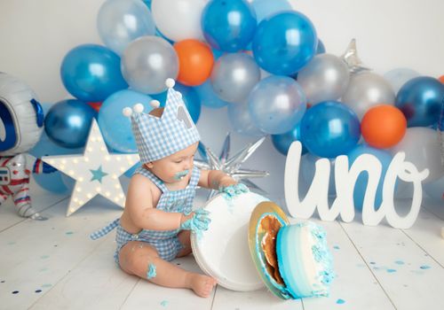 estudio fotográfico en Cantabria, reportaje smash cake, fotos primer año, fotografía de estudio, fotógrafo en Santander