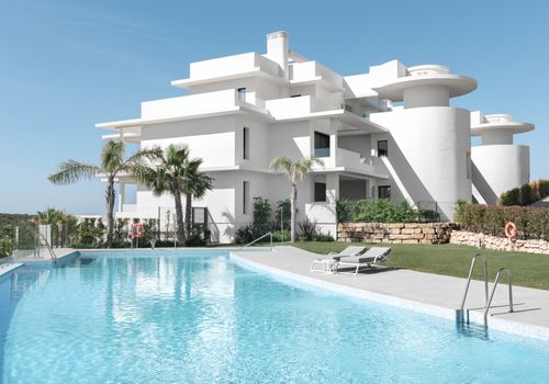 Piscina y Edificio, Terrazas de Cortesin | Dani Vottero, fotógrafo para real estate | Málaga