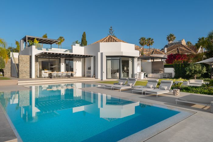 Luxury villas photographer in Malaga and Madrid | Dani Vottero