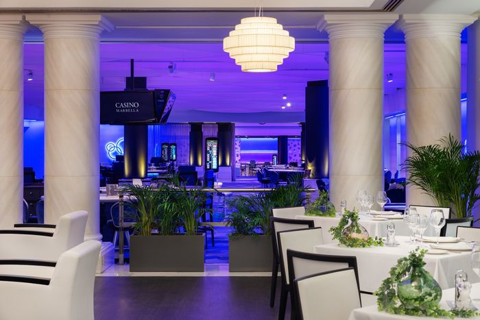 Restaurant and Game Tables | Casino Marbella | Dani Vottero