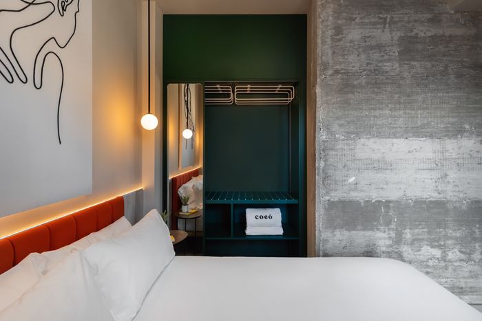 Bed and Wardrobe | Coeo Peña | Hotels photographer in Malaga | Dani Vottero