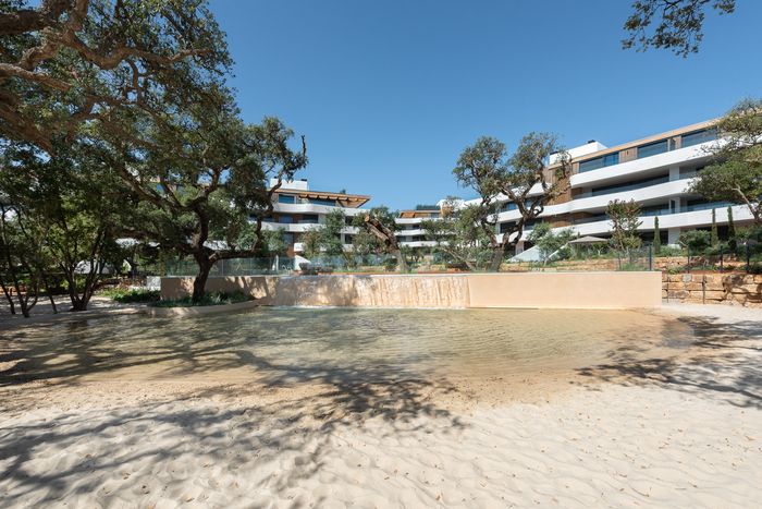 Piscina con spiaggia, Village Verde | Fotografo di Architettura, Dani Vottero | Malaga