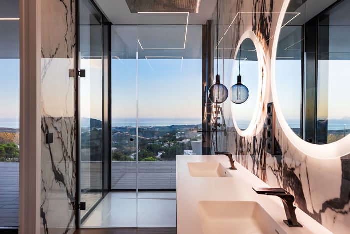 Shower with view | Villa Cronos | Dani Vottero, real estate photographer