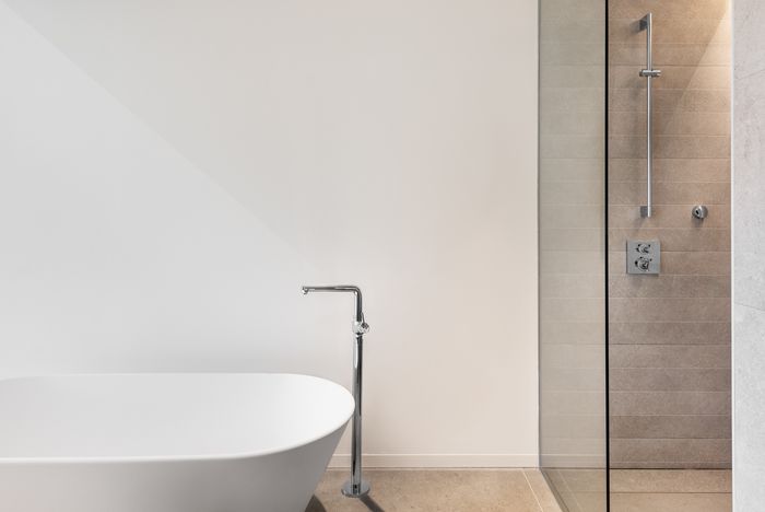 Bathtube and Shower in Village Verde | Dani Vottero X L35 Architects