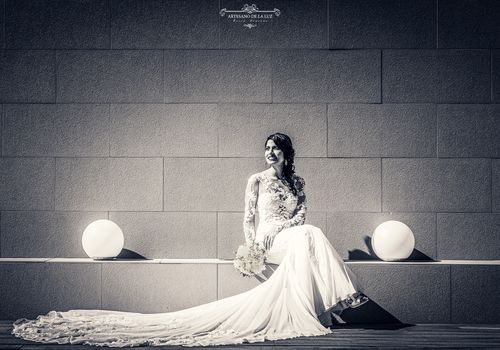 Artesano de la Luz - Fotografia de boda - novia sentada