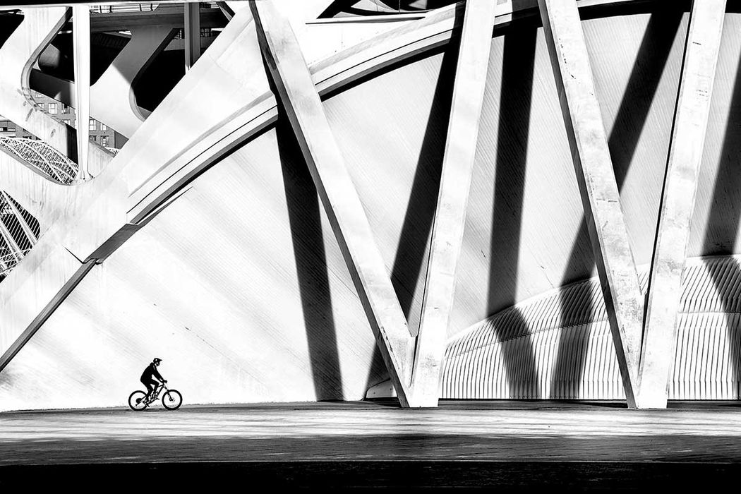 bicycle-modern-architecture-valencia-photo tour