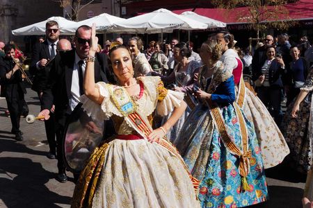 fallera dancing in the streets
