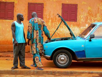 El Peugeot azul. Benín 2010.