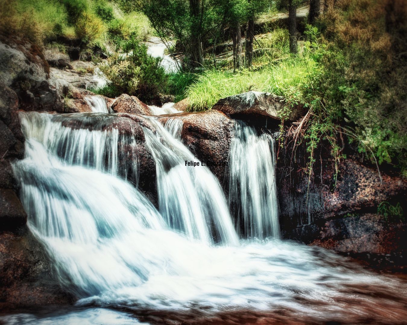 Naturaleza, Pequeña cascada