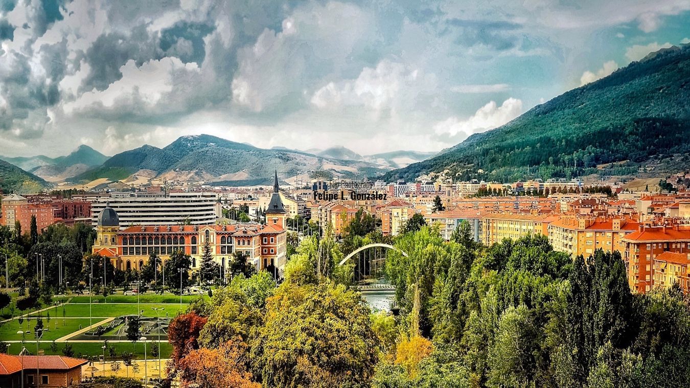 Vistas desde el Parque de la Taconera en Pamplona