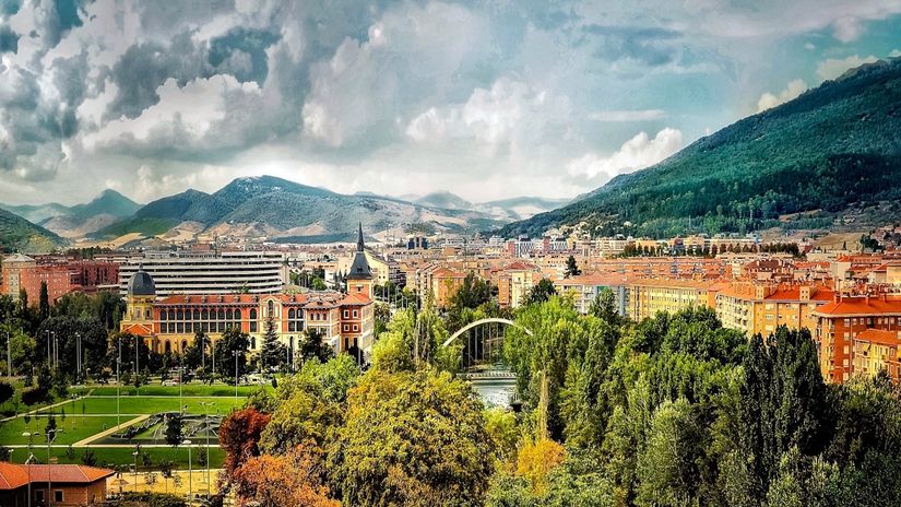 Vistas desde el Parque de la Taconera en Pamplona