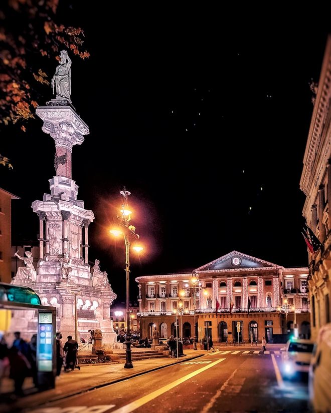 Paseo de Sarasate en Pamplona una noche en navidades 