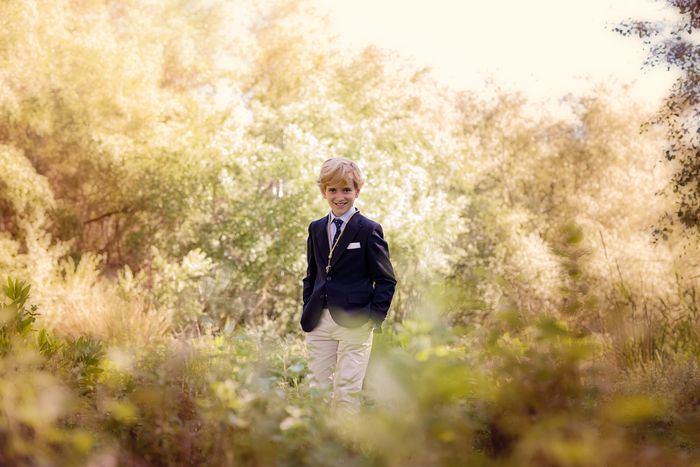 Sesión fotos de comunión. Niño en el campo. ©2024 Foto Alba