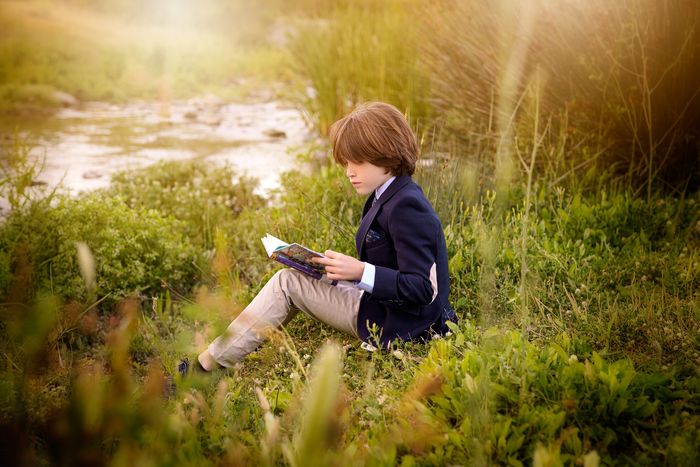 Sesión fotos de comunión. Niño en el campo. ©2024 Foto Alba