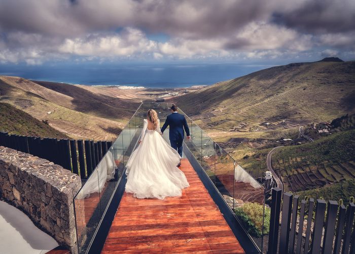 Sesión de Postboda en Lanzarote: Un Encuentro con la Magia del Amor de Raquel y Luis