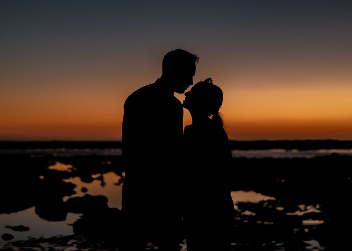 Capturando el Amor Eterno: La Emotiva Sesión Post boda de M & F en Playa de Santa Catalina