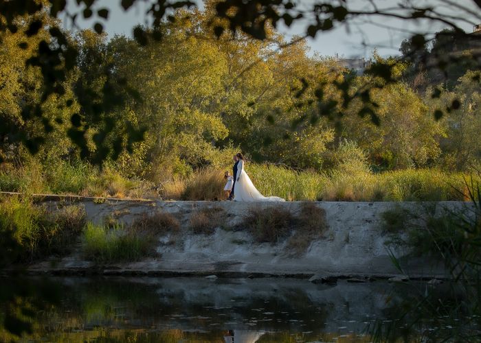  Descubre la Magia de la Sesión de Fotos Post Boda de María Ángeles y Juanma en Arcos de la Front