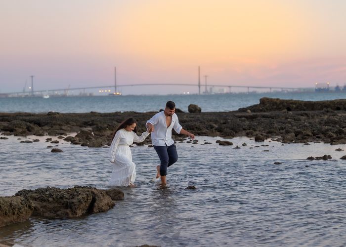 Sesión de Fotos Pre Boda en la Playa: Capturando la Esencia del Amor junto al Mar