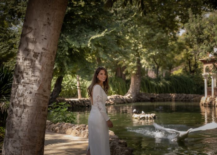 Fotógrafo de Bodas en Sevilla: Capturando la Magia de una Sesión Post Boda en la Plaza de España 