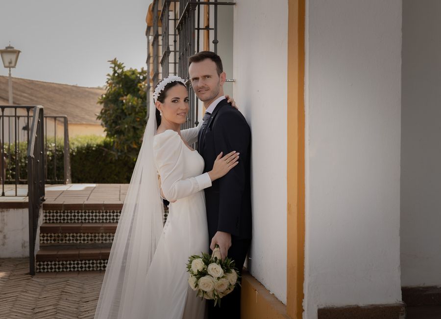 Preciosa Boda de Otoño en Villaverde del Río: El Evento de Rosario y Jesús