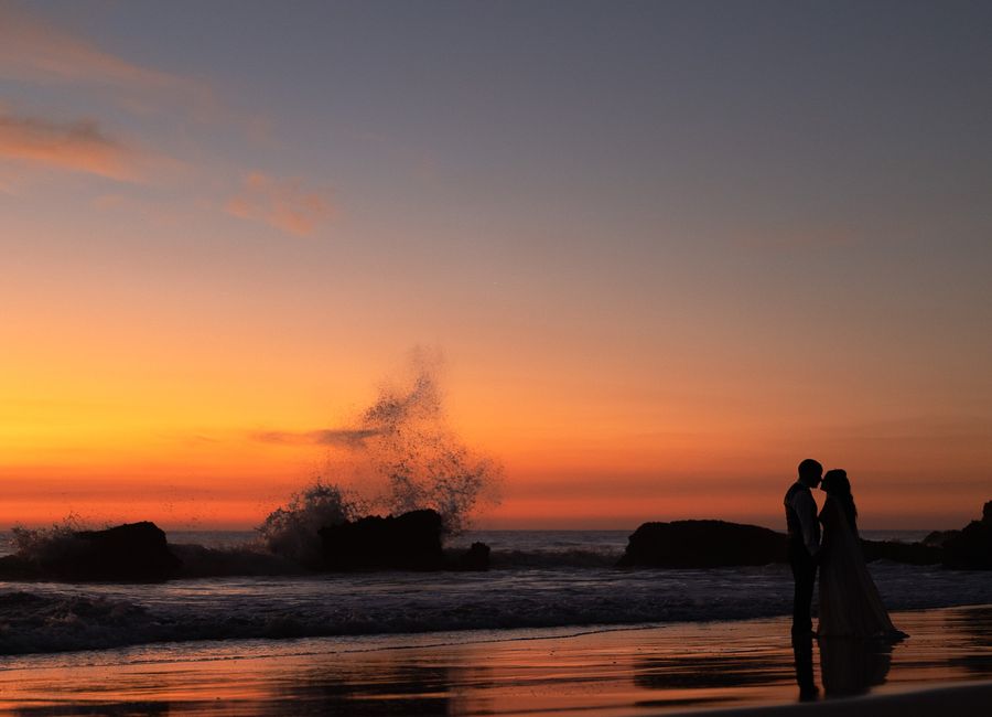 Postboda en las Playas de Conil: Descubriendo Las Calas de Roche