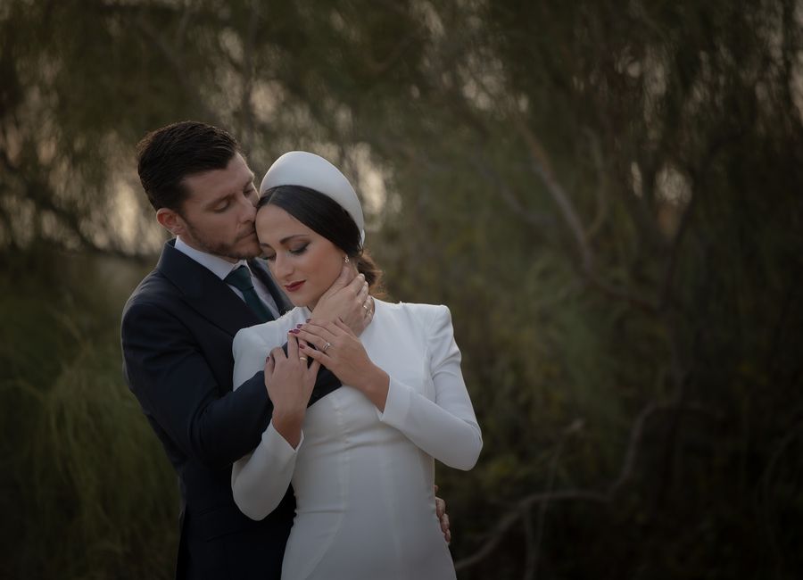 Postboda de Lola y Manuel: Más Allá del Amor