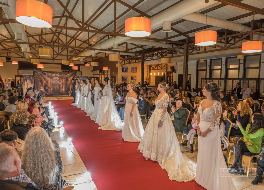 Desfile de Paco Chamizo y Solonovias en el Hotel El Lago , Arcos de la Frontera