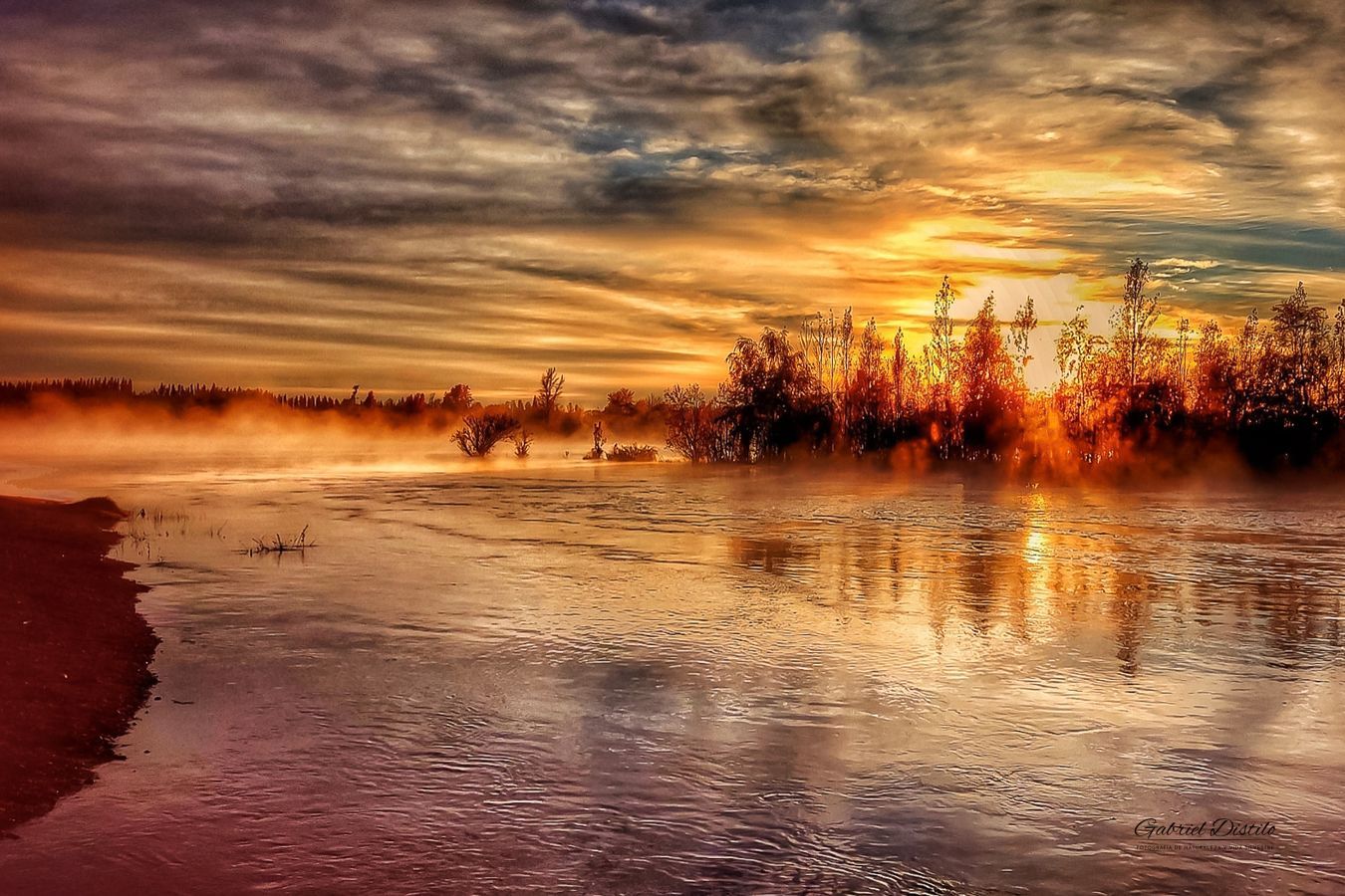 Río Limay, Plottier, Neuquén - Argentina.