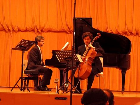 Daniel Del Pino e Iván Siso interpretando mi obra "Allegro en Re para piano y chelo". Festival Internacional de Música Contemporánea de Tres Cantos 2016.