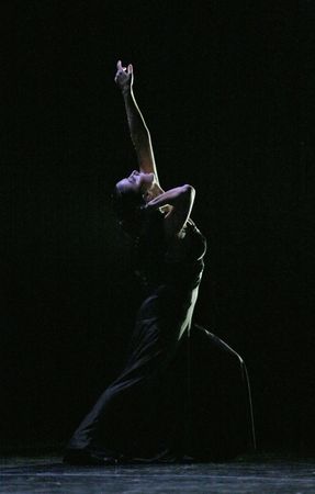 Rosario Castro (Premio Nacional Cultura VIva 2008) en una escena de Brishen. Foto: Jesús Robisco