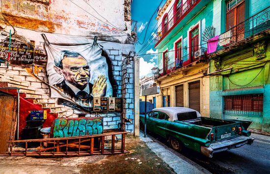 Vibrant urban art in Havana, Cuba, adding a modern and artistic touch to the city's urban landscape cuba