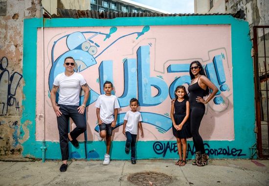 Personalized vacation photo sessions in Havana, Cuba with a professional photographer