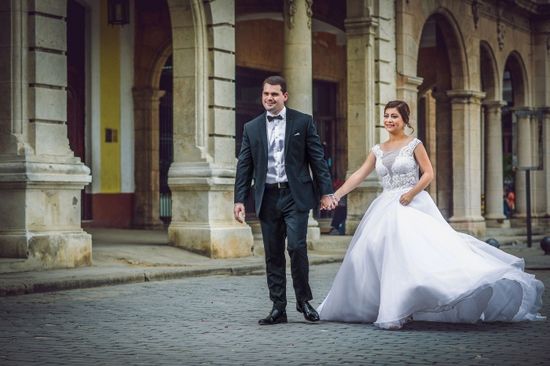 Havana, Cuba Wedding & Engagement Photographer