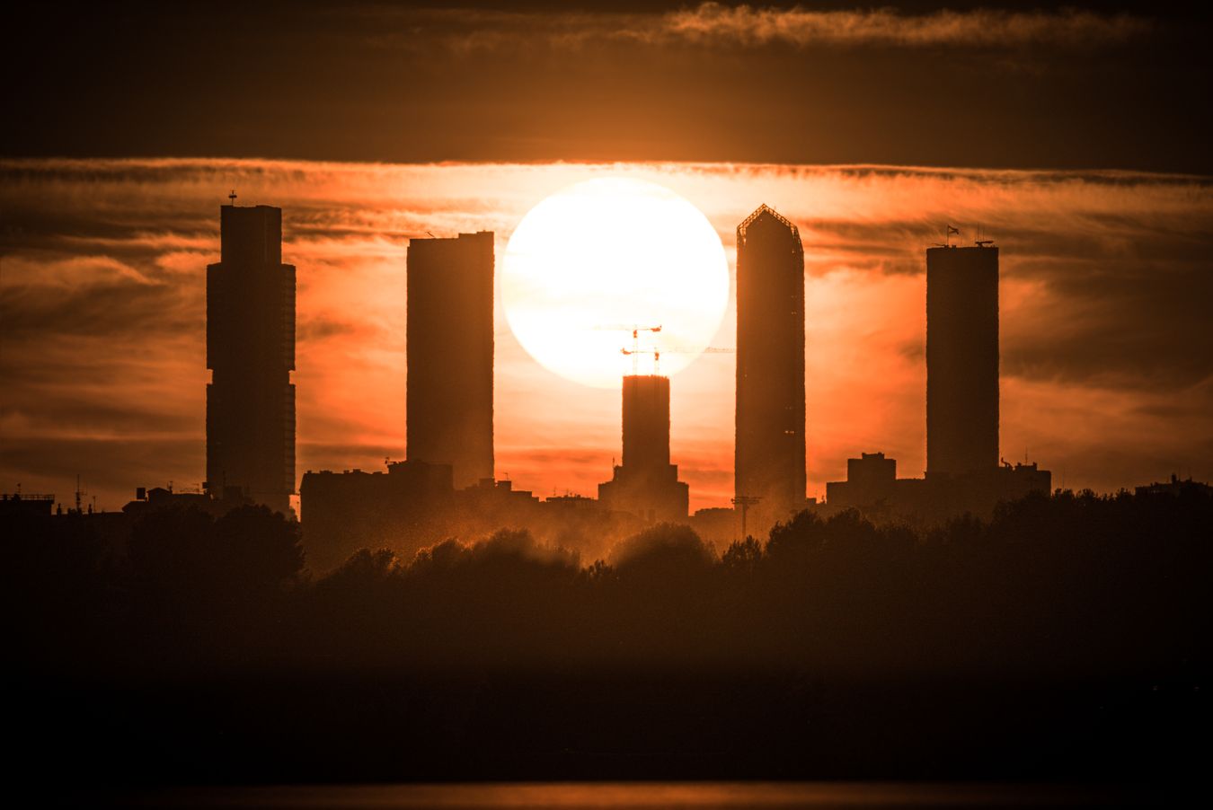 Torres de Madrid al atardecer