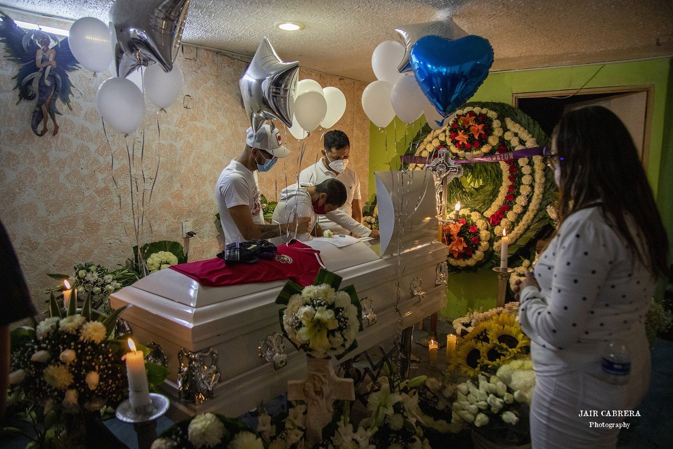 Velorio del joven Alessandro, quien fue asesinado y su cuerpo hallado en una maleta en calles de la colonia Guerrero en la Ciudad de México. Noviembre 2020