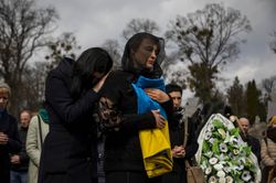 Funeral de 3 soldados que murieron en combate durante la guerra en Ucrania.Lviv, Ucrania. Marzo 2022