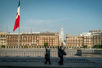 Los músicos se vieron afectados por el cierre de restaurantes y centro de convivencia en la Ciudad de México a causa del Covid-19. Abril 2020 