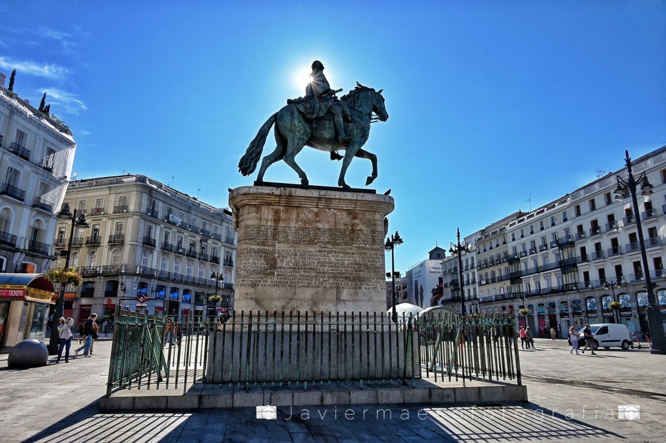 Puerta del Sol - Escultura a Carlos III