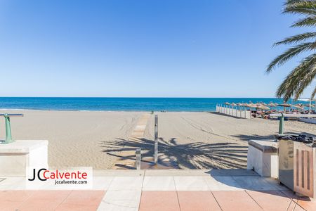 duchas playa estepona entrada fotos stock